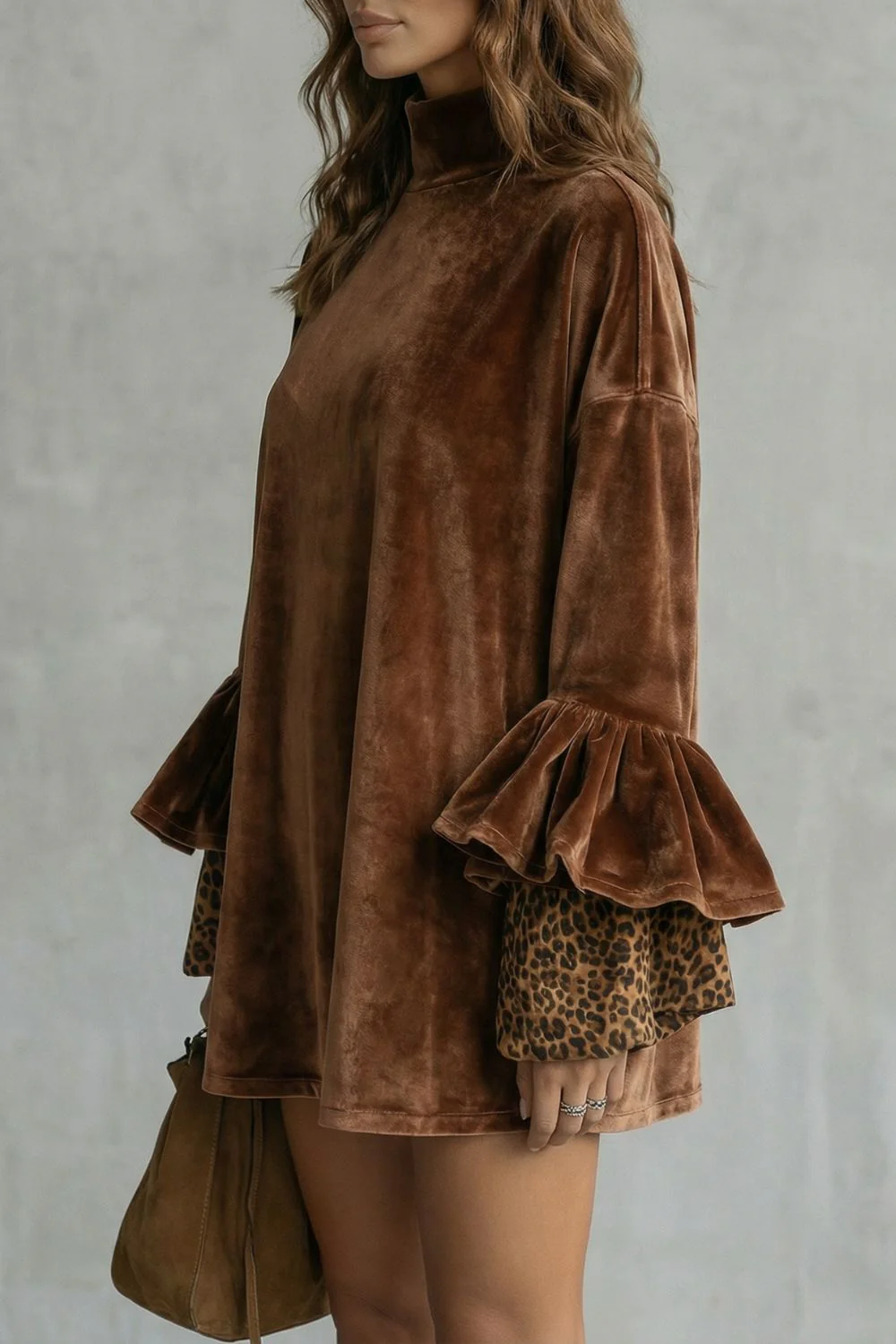Velanique – Tiered sleeve detail – Velvet mini dress - Image 4